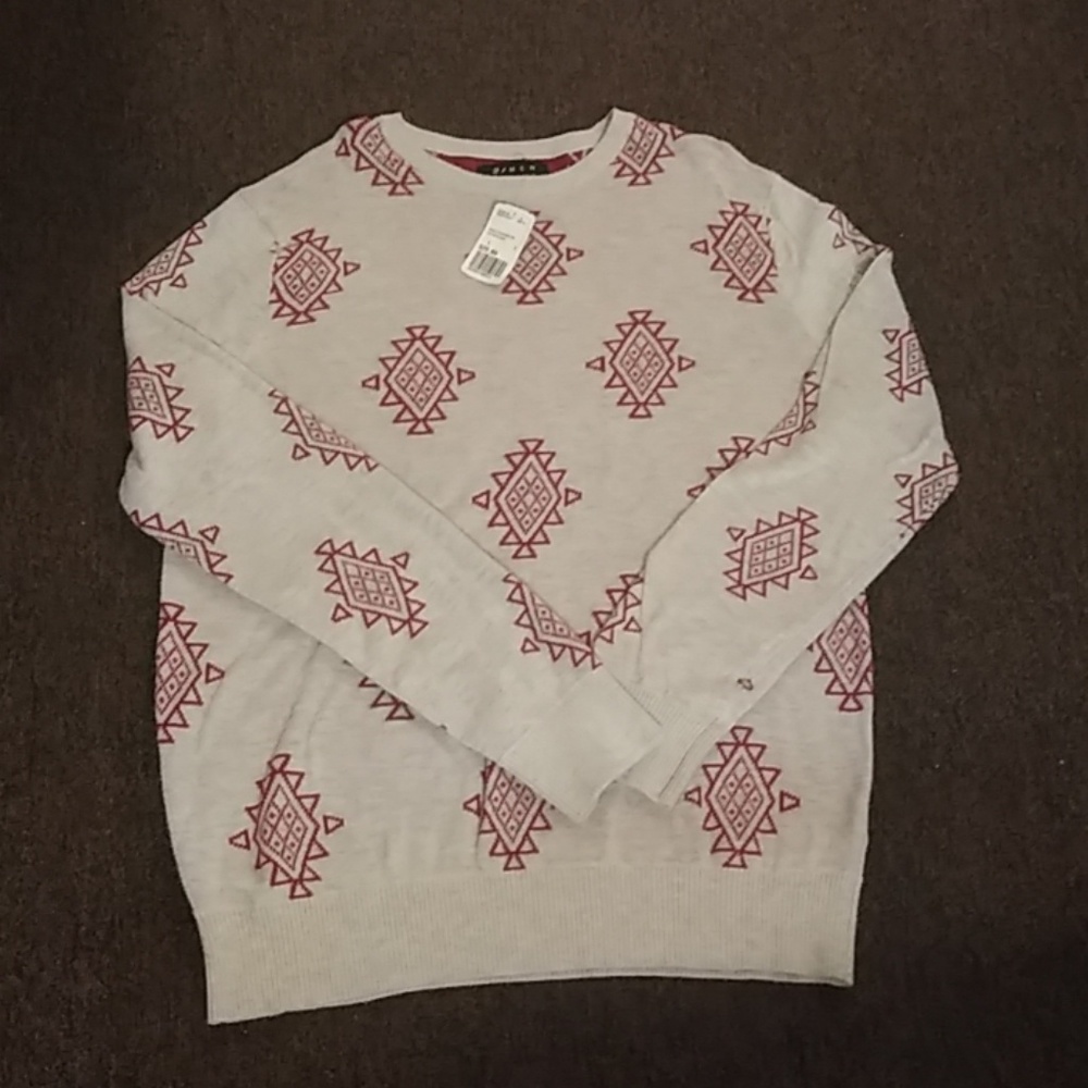 Men's sweater with red detail